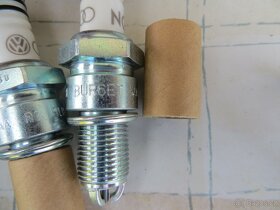 4 x Svíčka -- Audi Spark Plug BUR6ET - 4