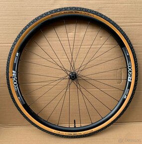 Kola DT SWISS Disc, NOVATEC 411+412 SP + SCHWALBE G-ONE 40mm - 4