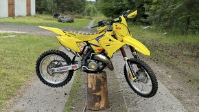 Suzuki RM 125 - 4