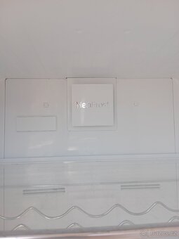 Lednice s mrazakem Beko No Frost - 4