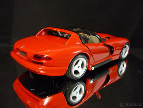 Dodge Viper RT/10 červený Bburago 1/18 - 4