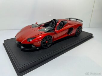 1:18 Lamborghini Aventador J AUTOart - 4