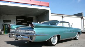 1959 Oldsmobile Ninety-Eight Holiday Coupe - 4