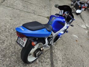 Suzuki GSX-R 600 - 4