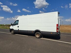 Iveco Daily 35C13V, 6 rychlostí, klimatizace, dvoumontáž - 4