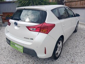 Toyota Auris 1.8 HYBRID ROK 2013 - 4