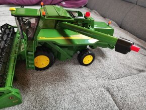 Kombajn John Deere zn. Bruder - 4