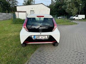 Toyota Aygo 1,0 51kW Koupeno v ČR - 4