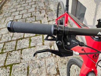 SAVA e-grus 4.0 karbon, e-bike - 13,8 kg, záruka do 5/2026 - 4