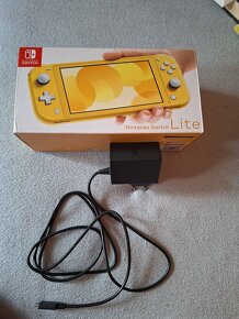 Nintendo switch lite - 4