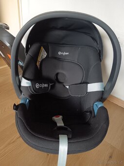 Cybex Aton se základnou - 4