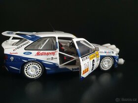 Ford Escort rs cosworth 1:18 rally noční verze UT - 4