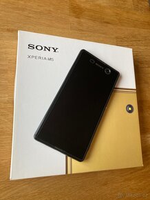 SONY Xperia M5 - 4