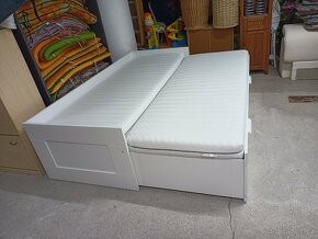 Prodám hezkou rozkládací postel IKEA BRIMNES 80 x 200 cm - 4