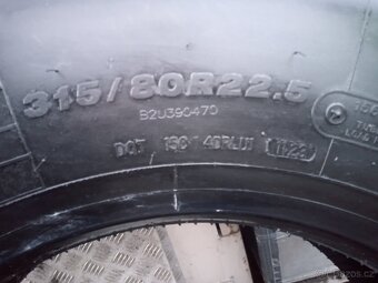 Pneu 315/80 R22,5 - 4