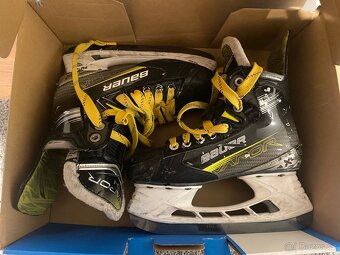 brusle Bauer Vapor X4 (s23) velikost 3.5 - 4