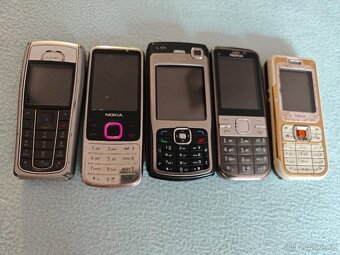 Mobilní telefony Nokia č.1 - 4