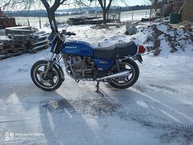 Honda cx500 - 4