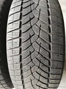 235/55 r17 zimní pneumatiky Good Year Ultra Grip Performance - 4