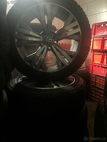 245/45r18 - 4