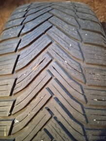 Prodám sadu pneu 215/60/16 Michelin - 4