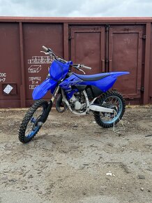 Yamaha YZ 2022 a YZF 2021 - 4