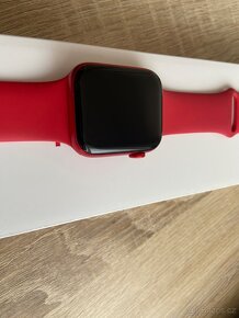 Apple Watch 6, 44mm červené - 4