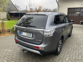 Mitshubishi Outlander 2.2 DID 110 Kw rok 2015  7.míst - 4