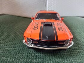 Prodám Ford Mustang Mach 1 - červený, 1:18 - Highway61 -nový - 4