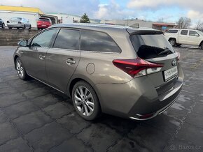 Toyota Auris 1.8i Hybrid, Executive, Automat, DPH, ČR 1.maj. - 4