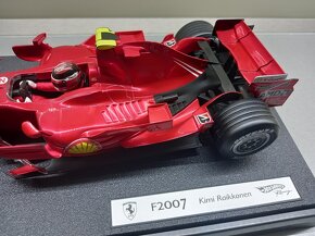 F1 FERRARI F2007 KIMI RAIKKONEN GP ČÍNA 2007 HOTWHEELS 1:18 - 4