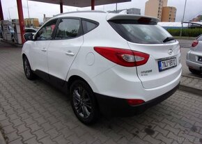 Hyundai ix35 1,7CRDi Xpossiible nafta manuál 85 kw - 4