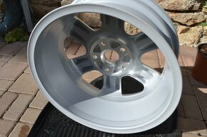 1ks nový alu disk R16- VW Touran 5x112 - 4