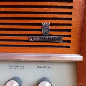 Rádio GRUNDIG RF130 - 4