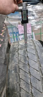 Pneu  245/70 R17.5 - 4