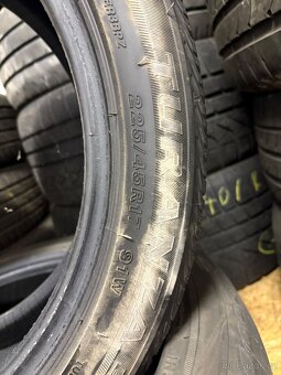 Pneu 225/45R17 - 4