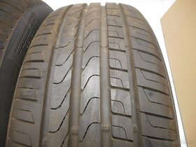 235/55R19 101V - 4