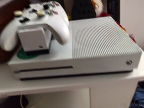 Prodám x box one S 1TB - 4