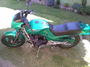 Suzuki GSX 550 - 4