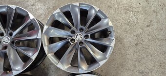 Alu kola originál Škoda Superb 5x112 8x19 ET44 3V0 601 025 T - 4