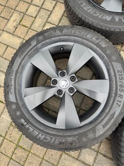 ORIGINÁL Alu Škoda NANUQ R17, 5x112 - TOP STAV - 4