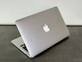 MacBook Air 11" 2011 i5 / 2GB / 64GB - DPH - 4