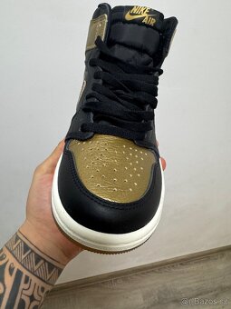 JORDAN Retro High Gold metallic Gold 40 - 4