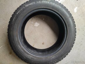 Michelin Agilis Alpin 215/60/R17c - dodavkova 1x zimni pneu - 4