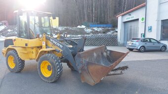 Čelní nakladač Volvo L30g - 4