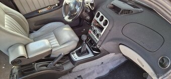 Repro Bose. Auto je pojizdné Alfa romeo 156 facelift kombi 1 - 4