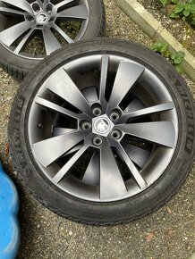 Škoda Zenith r18 zimní Michelin+nokian 235/45 - 4