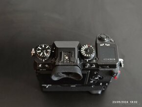 Fujifilm X-H1+ battery grip - 4