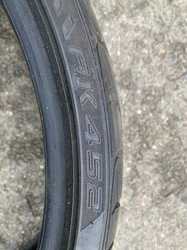 Falken 225/30 R20 - 4