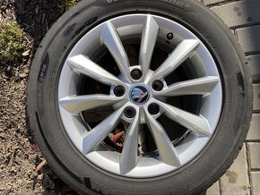 Alu kola Škoda 16" -6.5Jx16H2 ET46 s pneu Hankook - 4